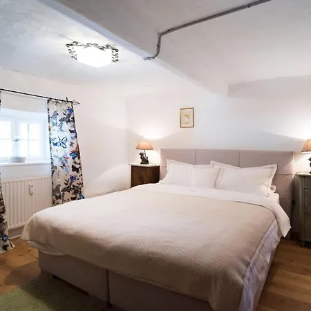Ferienhaus Max In The Schusterhaeusl *